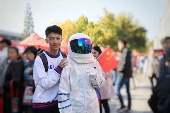 说明:https://news.buaa.edu.cn/__local/2/FC/C7/ECD0A03BCD24405FF4F2E556F11_FDE44EB5_1110F.jpg?e=.jpg